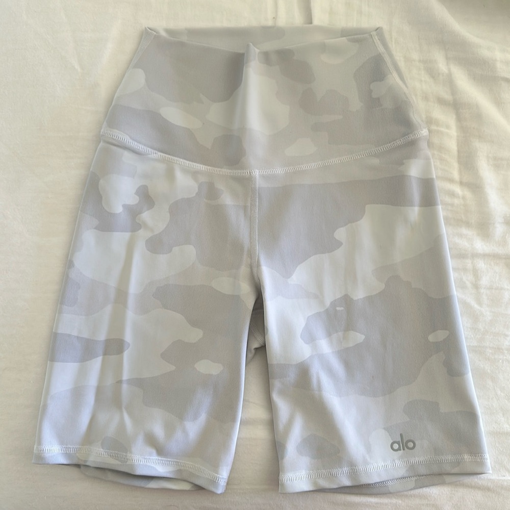 alo camo biker shorts